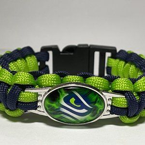 Seattle Seahawks NFL Paracord Bracelet NEW